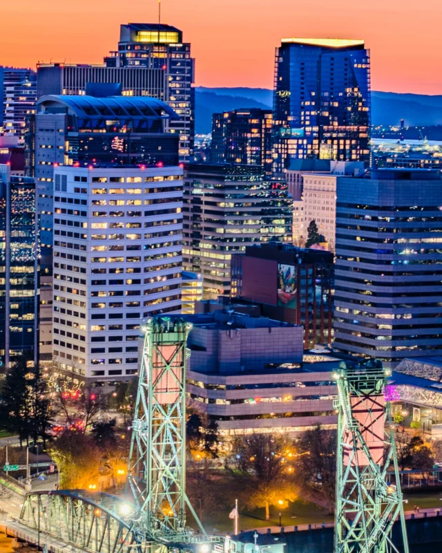 🌹BRIDGETOWN🌹

📸: @datguy_eddy 

#PDX #DowntownPDX #PortlandOregon #TravelPortland #HereForPortland